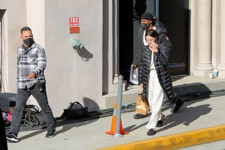 Margot Robbie – With John David Washington on set for the Untitled ...