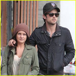 Addison Timlin and Justin Chatwin