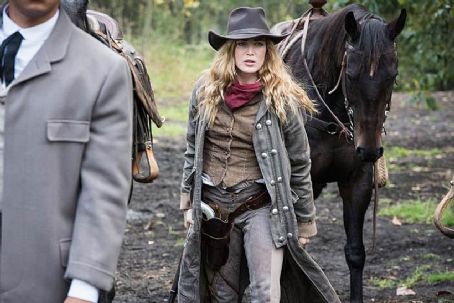 DC's Legends of Tomorrow - Caity Lotz