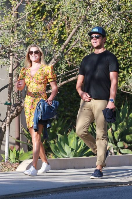 Ali Larter and Hayes MacArthur – Out and about in Malibu