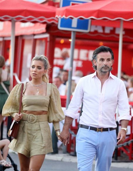 Sylvie Meis – Out in Saint-Tropez - FamousFix