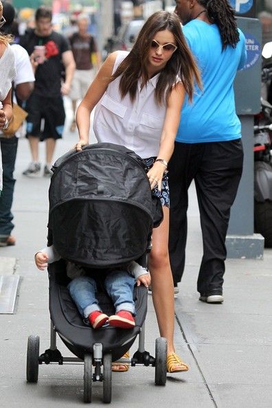 Miranda was spotted with her son, Flynn, while wearing a cozy