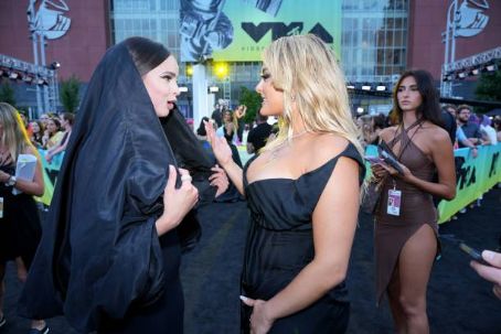 Sofia Carson and Bebe Rexha - The 2022 MTV Video Music Awards