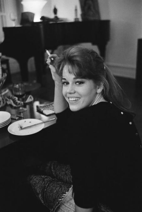 Jane Fonda Photos - Jane Fonda Picture Gallery - FamousFix - Page 54