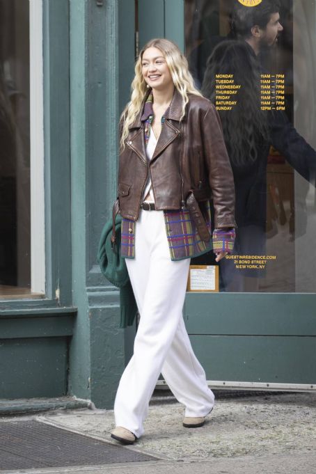 Gigi Hadid – Poses for a photoshoot in New York