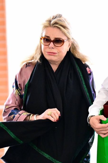 Catherine Deneuve – Leaving Venice Airport