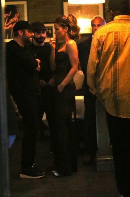Kate Beckinsale at Craigs Restaurant in West Hollywood | Kate