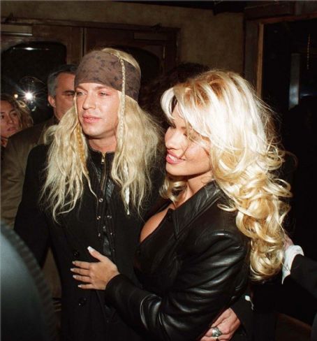 Bret Michaels and Pamela Anderson.