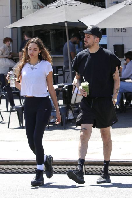 Jénayé Noah – Out for an hike after at The Oaks Gourmet in Los Feliz