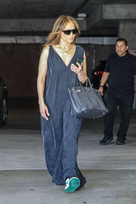 Jennifer Lopez – heads to a business meeting in Los Angeles