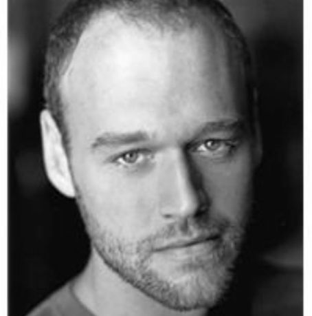 Next photo of Elliot Cowan