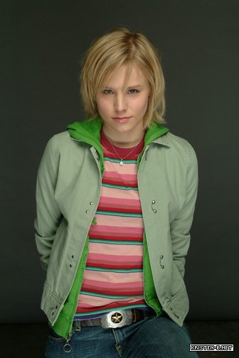 Classic Tee Keep On Marching worn by Veronica Mars (Kristen Bell