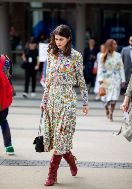 Alexandra Daddario – Tory Burch NYFW SS20 show in Brooklyn | Alexandra