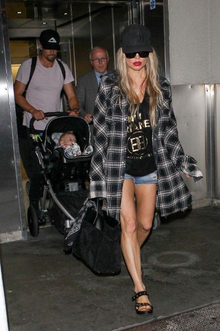 Fergie wears Balenciaga - Lax Airport July 5, 2014