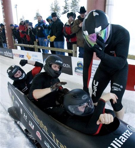 Who is Curtis Tomasevicz (bobsled) dating? Curtis Tomasevicz (bobsled