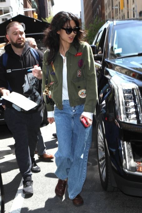 Jung Ho-Yeong – Wearing a military look jacket while heading out in New