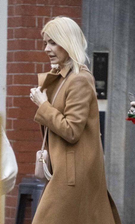 Holly willoughby clearance camel coat