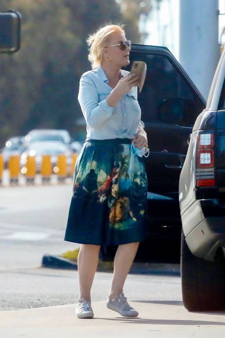 Sandra Lee – Running errands in Malibu | Sandra Lee Picture #104597901