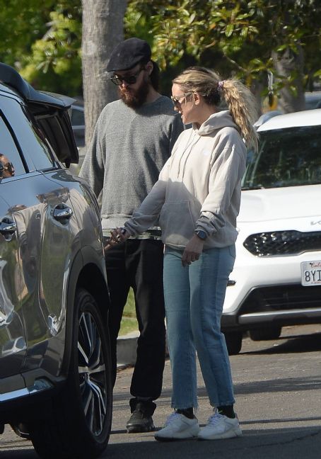 Kate Hudson – With Danny Fujikawa head to her sons baseball game in Los Angeles