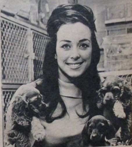 Eileen O'Neill - TV Week Chicago Tribune Magazine Pictorial [United States] (27 June 1964)