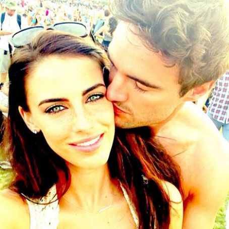 Jessica Lowndes and Thom Evans
