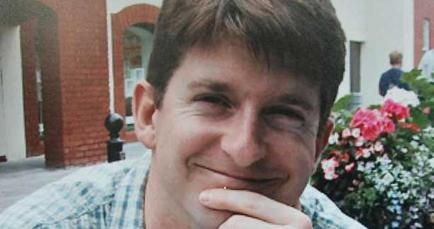 Simon Cumbers