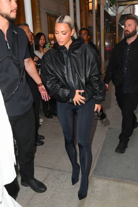 Kim Kardashian – Arrives for dinner at The Polo Bar in New York | Kim ...