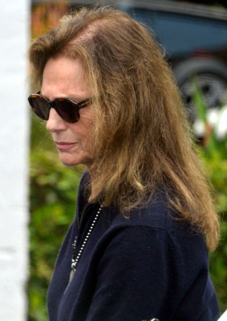 Jacqueline Bisset – Out and about in West Hollywood | Jacqueline Bisset