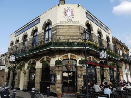 Pubs in the London Borough of Hammersmith & Fulham - FamousFix.com