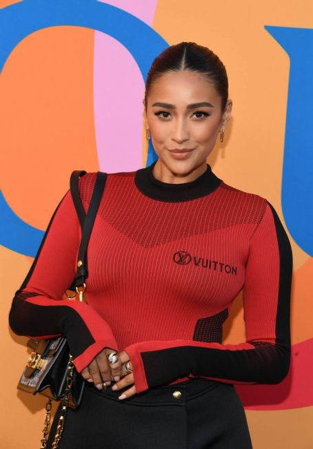Shay Mitchell – Louis Vuitton’s 200 Trunks, 200 Visionaries – The Exhibition in Beverly Hills