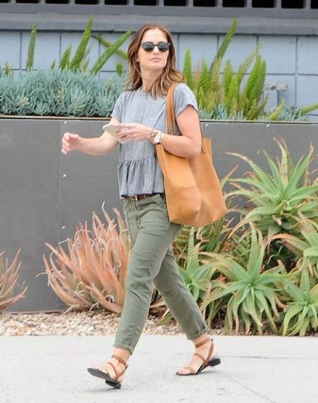 minka kelly casual style