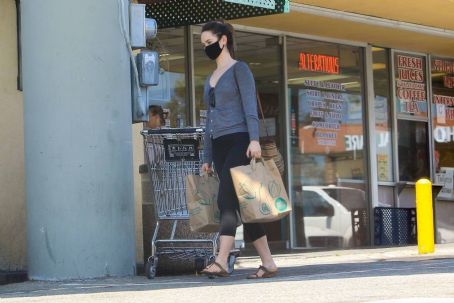 Odette Annable – Goes shopping at Whole Foods in LA