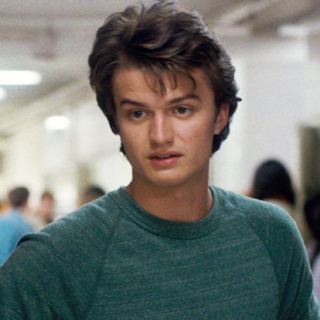 Next photo of Joe Keery