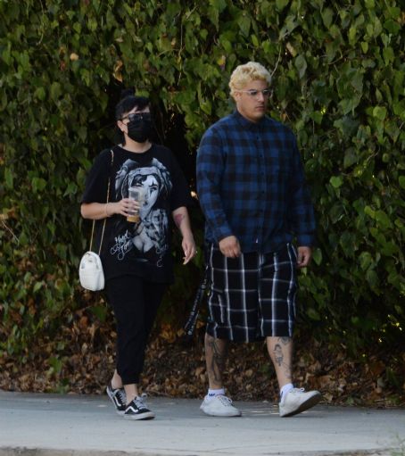 Amanda Bynes – Is spotted out for a stroll with Paul Michael in Los Angeles