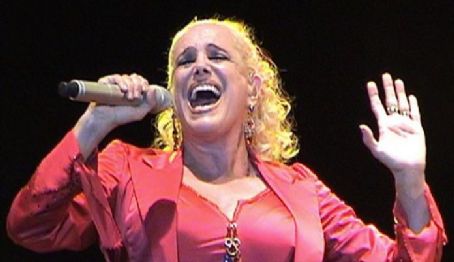 Valeria Lynch