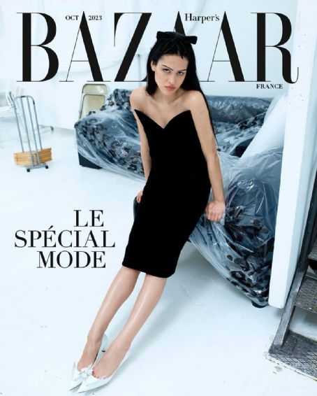 Amelia Hamlin, Harper's Bazaar Magazine October 2023 Cover Photo - France