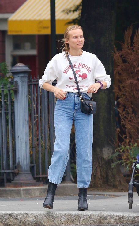 Diane Kruger – Walk with her mom in New York City | Diane Kruger