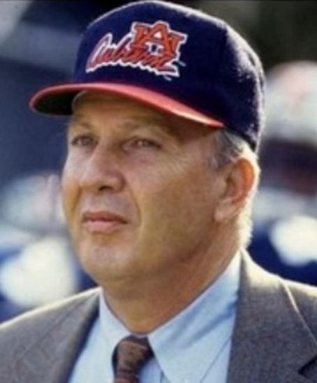 Who is Pat Dye dating? Pat Dye girlfriend, wife