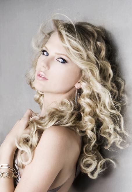 Taylor Swift 2008 Fearless Album Photoshoot Famousfix Com Post