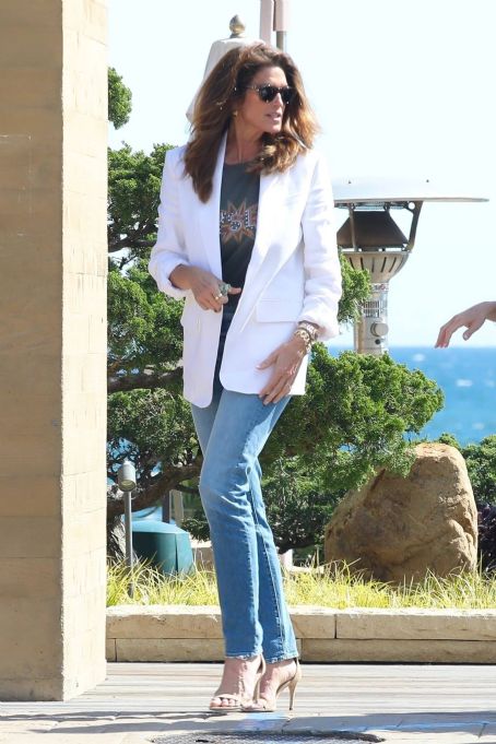 Cindy Crawford – Seen after meeting for lunch at Nobu in Malibu