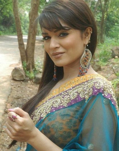 Actress Aashka Goradia Pictures  post