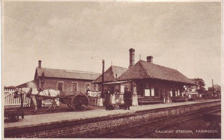 Faringdon railway station