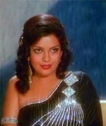 Zeenat Aman Photos - Zeenat Aman Picture Gallery - FamousFix - Page 2