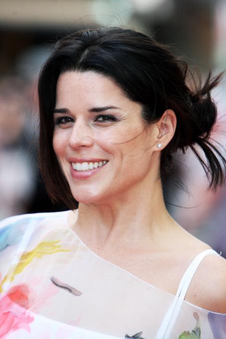 Neve Campbell - Uk Premiere Of 'inglourious Basterds' Held At The Odeon 