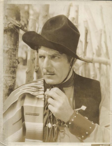 Warner Baxter - Under the Pampas Moon