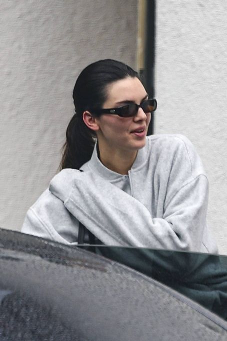 Kendall Jenner – Leaving a Sunday morning Forma pilates in Los