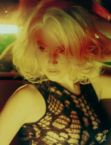 Sam Quealy - Numero Magazine Pictorial [France] (June 2022) - FamousFix