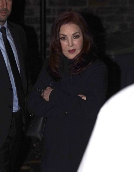 Priscilla Presley – Wows fans in Newcastle