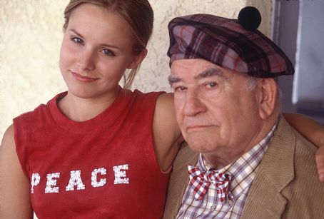 The King and Queen of Moonlight Bay - Kristen Bell and Edward Asner