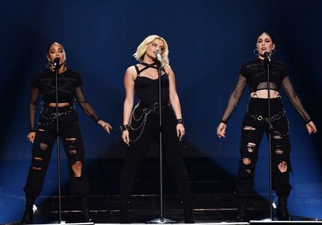 Bebe Rexha – Performs at the ORACLE arena in Oakland | Bebe Rexha